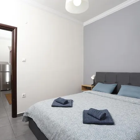 Galerius Arch Apartment *